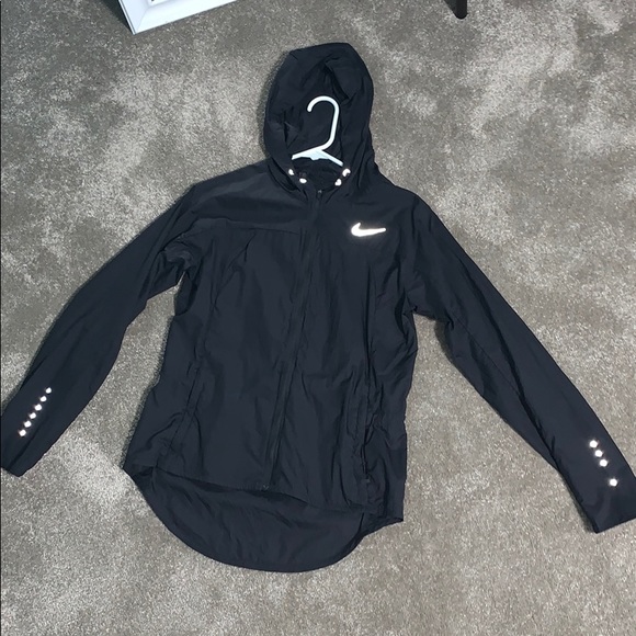 Black Nike Windbreaker - Picture 1 of 3